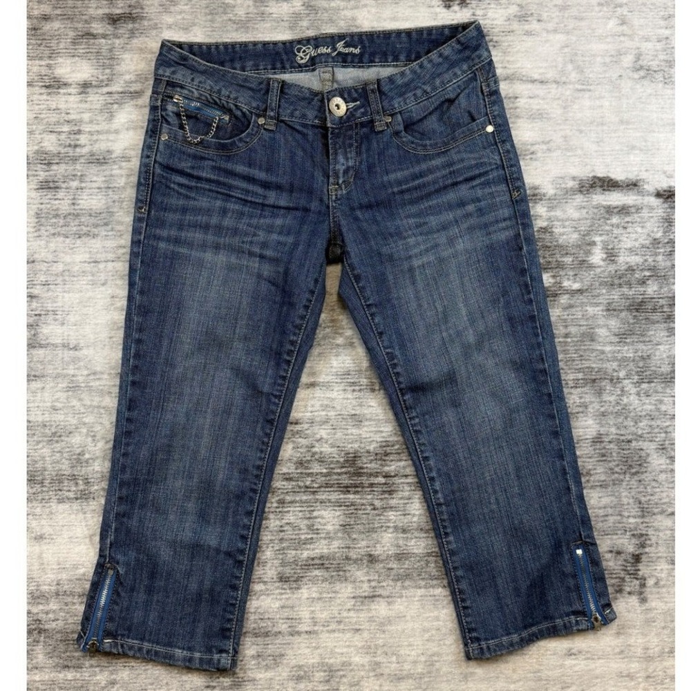 Guess Jeans Womens Size 28 Medium Wash‎ Cropped Capri Denim Pants Chain Detail